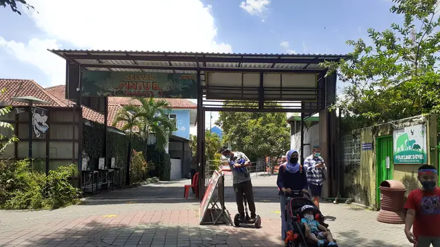 Ilustrasi Kebun Binatang Gembira Loka