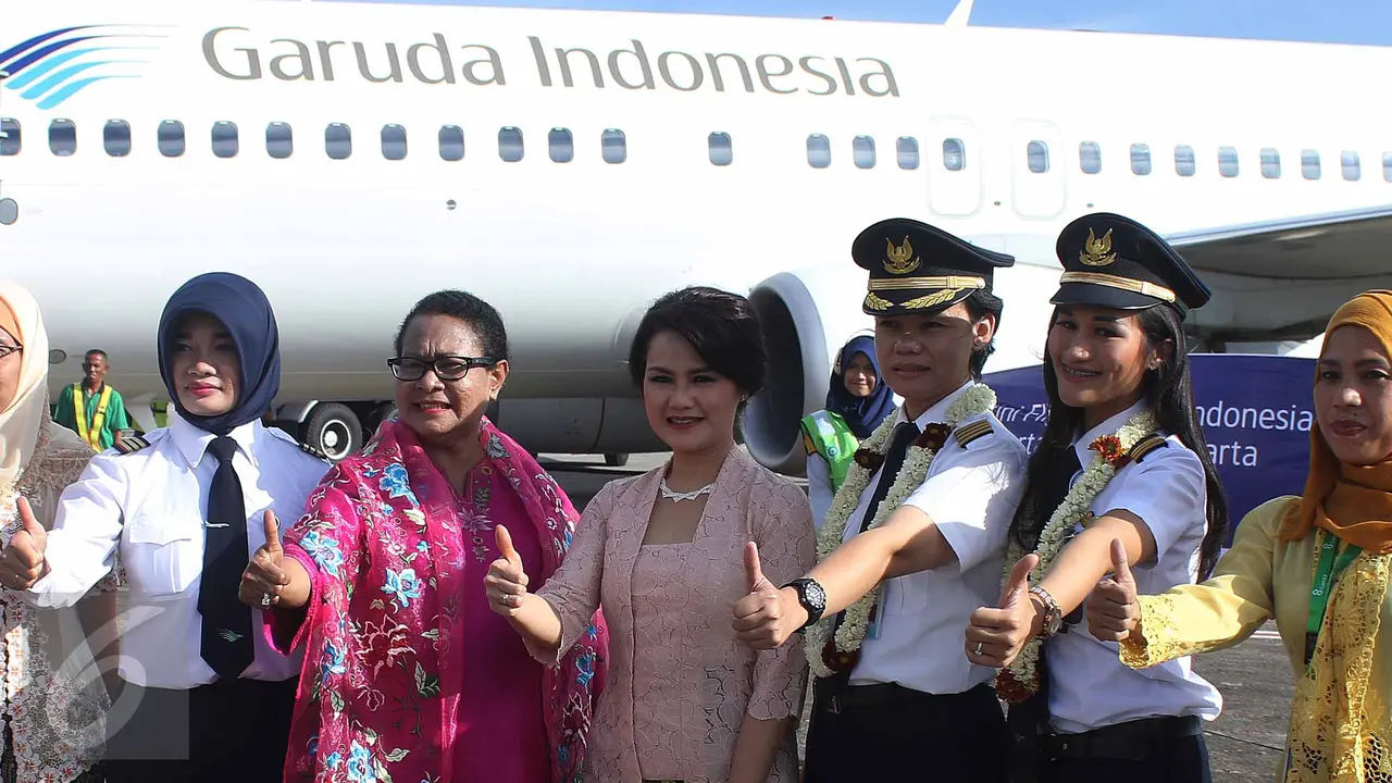 Gaya Kapten Pilot Wanita Pertama Garuda Indonesia di Hari Kartini 