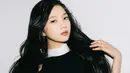 Walaupun memasang wajah yang jutek, akan tetapi Joy Red Velvet masih tetap terlihat cantik menawan. (Foto: allkpop.com)