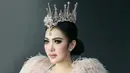 Untuk urusan penampilan, wanita cantik kelahiran 1 Agustus 1982 ini selalu tampil cetar membahana. (Foto: instagram.com/hairstylist_arrusa)