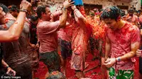 Peserta membludak, Festival La Tomatina di Spanyol kini berbayar