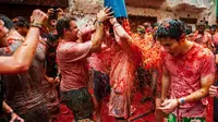 Peserta membludak, Festival La Tomatina di Spanyol kini berbayar