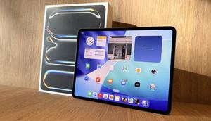 Unboxing iPad Pro M5 yang Baru Rilis di Indonesia, Tablet Tertipis Apple dengan Performa Ngebut. (Liputan6.com/ Yuslianson)