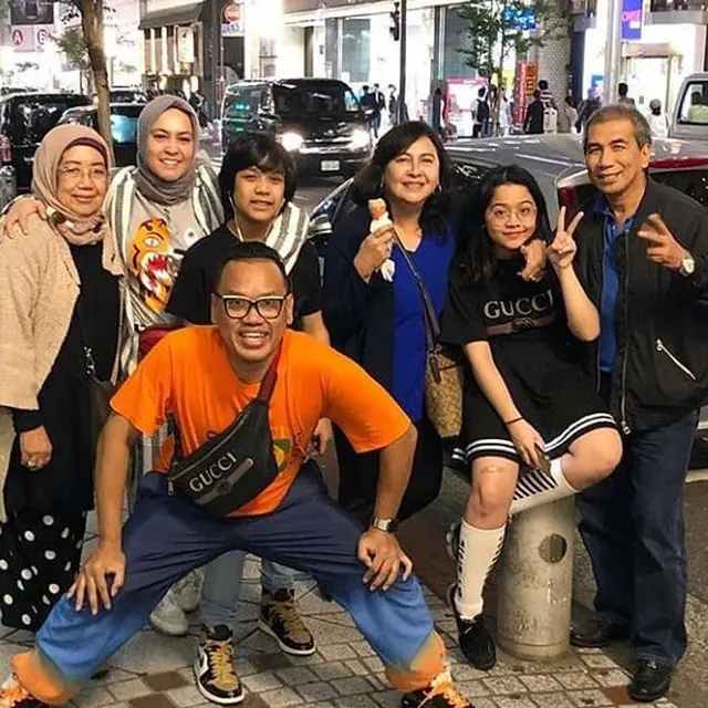 Potret Astrid Kuya Bareng Ibunya yang Berprofesi Sebagai Pendeta