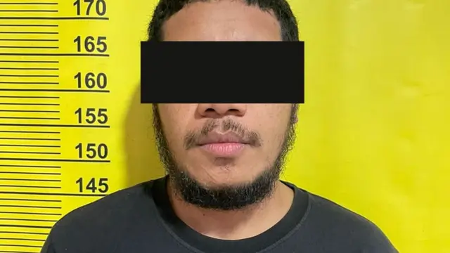 Penganiaya supir taksi di Tangerang, bernama Rigos (33), ditangkap polisi setelah 3 tahun berstatus buronan.