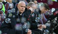 Pelatih Liverpool, Arne Slot saat laga Liga Inggris 2025/2026 melawan West Ham di London Stadium, London, Inggris, Minggu (30/11/2025) waktu setempat. (AFP/Ben Stansall)