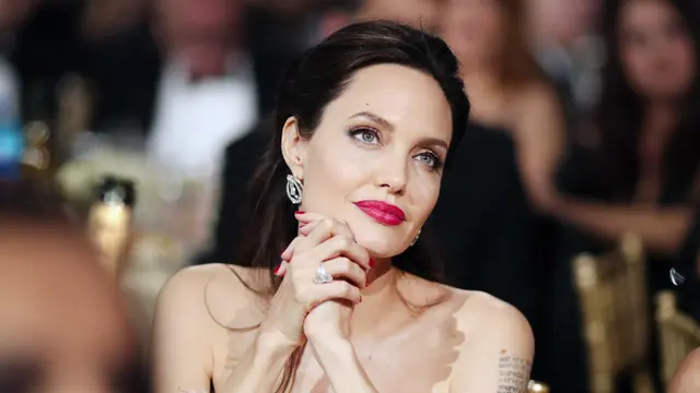 [Bintang] Angelina Jolie