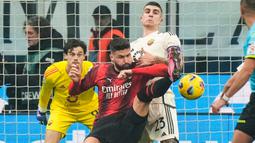 AC Milan meraih poin sempurna usai menjamu AS Roma pada pekan ke-20 Liga Italia. Tim asuhan Stefano Pioli menang 3-1 atas tim tamu.  (AP Photo/Luca Bruno)