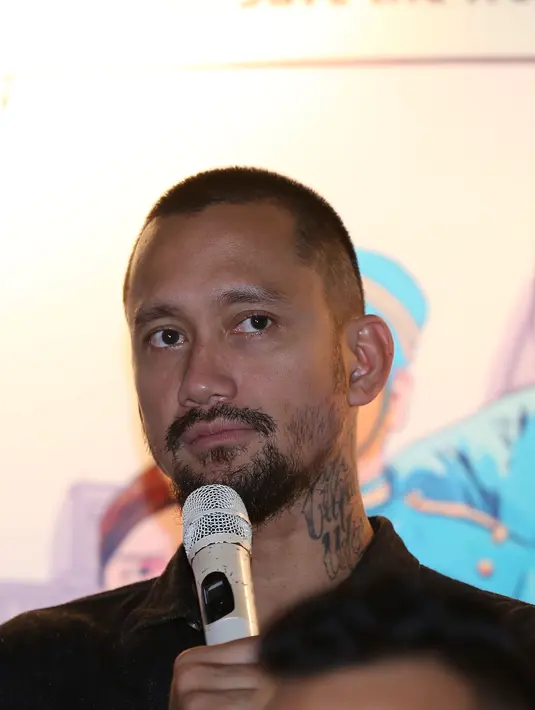 Meski sempat mengalami masalah dengan Mieke, Tora dan istrinya tersebut tetap saling mengerti dan berpikir tenang untuk merampungkan produksi film ‘The Wedding and Bebek Betutu’. (Nurwahyunan/Bintang.com)