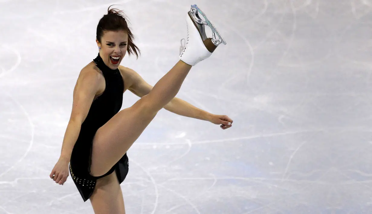 Ashley Wagner Atlet Ice Skating asal Amerika Serikat menunjukan aksinya di atas seluncur es saat mengikuti kejuaraan Ice Skating dunia, ISU Dunia Figure Skating Championships di Boston, Massachusetts, Amerika Serikat, (31/3). (REUTERS/Brian Snyder)