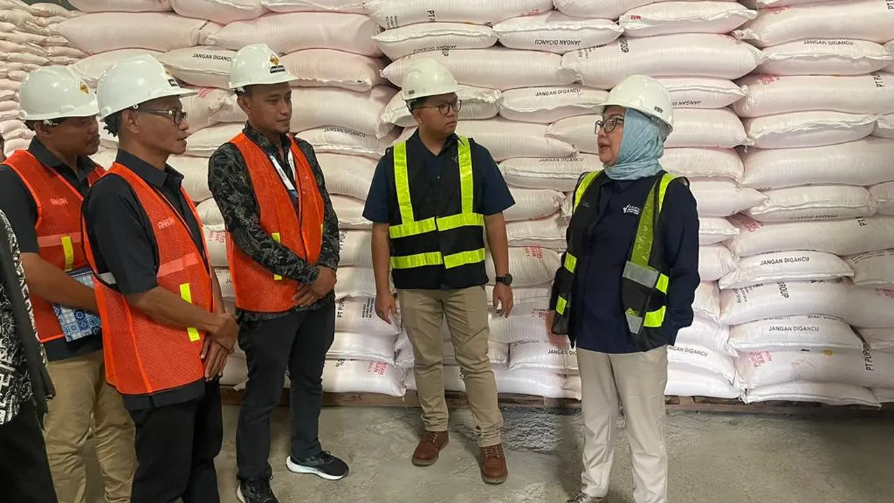 Direktur Sumber Daya Manusia Pupuk Indonesia Tina Kemala Intan mengatakan, PT Pupuk Indonesia (Persero) menyiapkan 1.003 ton pupuk bersubsidi ke Maluku Utara. (Dok Pupuk Indonesia)