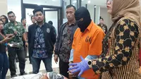 Bareskrim Polri membongkar kasus paedofil anak. Pelaku berinisial PS berprofesi sebagai pengajar ekskul. (Yopi Makdori/Liputan6.com)