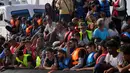 Italia pada hari Senin memperpanjang masa penahanan bagi para imigran ilegal untuk mencegah kedatangan setelah rekor penyeberangan perahu dari Afrika Utara ke Lampedusa membuat ujung selatan negara itu kewalahan. (Zakaria ABDELKAFI / AFP)