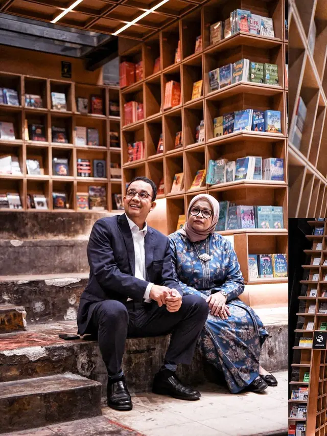 7 Potret Kesederhanaan Fery Farhati Istri Anies Baswedan, Selalu Setia Mendampingi