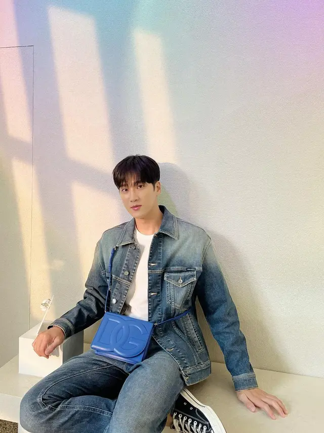 10 Potret Ahn Bo Hyun, Pacar Jisoo Blackpink yang Beda Usia 7 Tahun