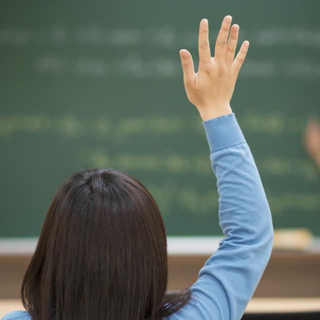 ilustrasi anak sedang belajar.