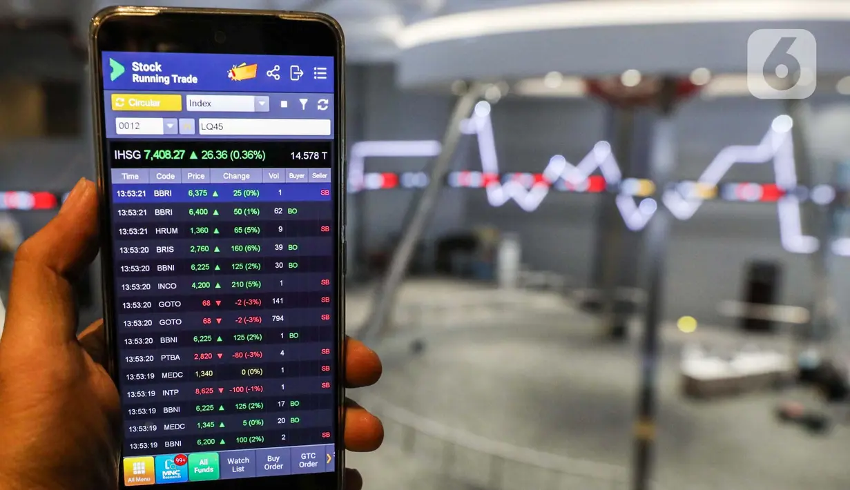 IHSG berhasil menyentuh rekor tertinggi sepanjang masa atau All Time High (ATH) di level 7.435 pada perdagangan sesi pertama di hari perdana pembukaan bursa saat bulan Ramadan. (Liputan6.com/Angga Yuniar)