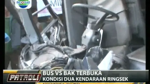 Bus VS Bak Terbuka, Kondisi Dua Kendaraan Ringsek
