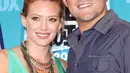 Hilary Duff dan Mike Comrie mengumumkan perpisahan mereka pada Januari 2014 setelah tiga tahun menikah. Bintang film ‘Younger’ ini awalnya berharap untuk rekonsiliasi, tetapi ia dengan tegas menolaknya pada Februari lalu. (AFP/Bintang.com)