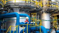 Kegiatan proses produksi di Kilang Pertamina Internasional unit Balikpapan.