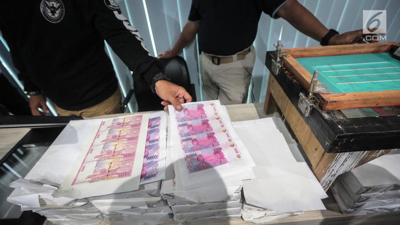 Polisi Ungkap Sindikat Pengedar Uang Palsu di Pulau Jawa