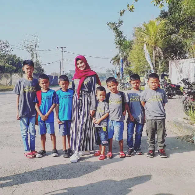 6 Potret Nadya Mustika saat Berkegiatan di Panti Asuhan, Sosok yang Aktif