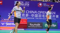 Aksi ganda campuran Indonesia, Dejan Ferdinansyah/Gloria Emanuelle Widjaja, pada perempat final China Open 2024 di Changzhou Olympic Sports Center Gymnasium, Jumat (20/9/2024). (PBSI)