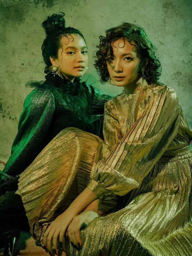 6 Pemotretan Rachel Amanda dan Sheila Dara Berkonsep Vintage, Memukau