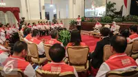 Seruan 'Perang' dari Istana