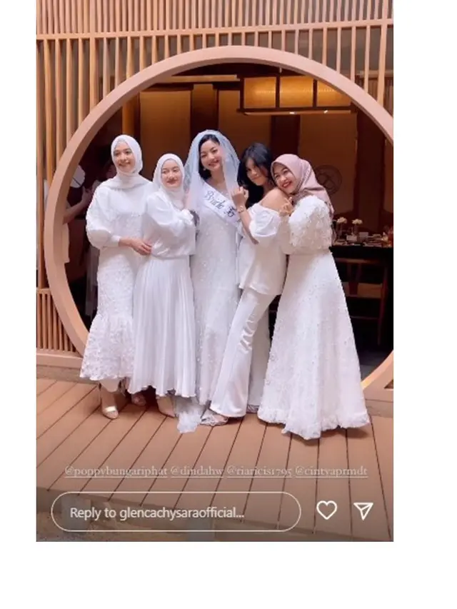 6 Potret Bridal Shower Glenca Chysara, Penuh Haru Bahagia