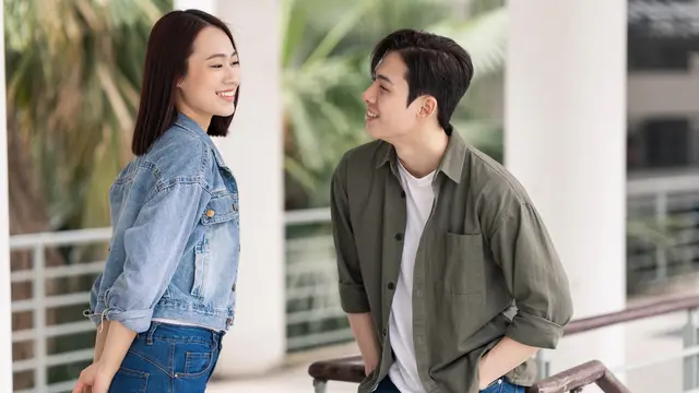 perempuan dan pasangan 12 juli cantik