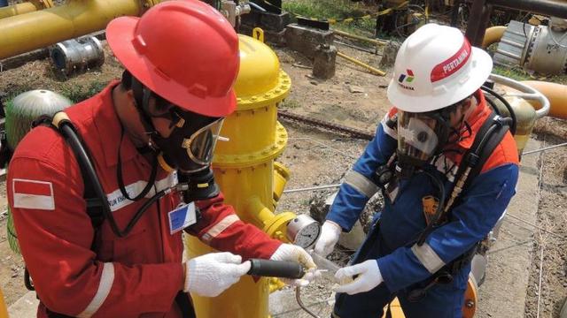 Alat yang dapat dipergunakan sebagai adsorber H2S dengan memanfaatkan bahan-bahan Besi Oksida (Fe2O3), Kapur (CaCO3), Karbon Aktif, dan Air (H2O) sebagai bahan dasarnya dan akan membentuk camputan Burket (Bubur Lengket).