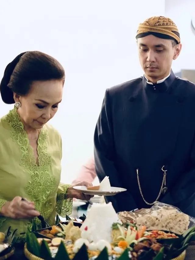 Potong tumpeng