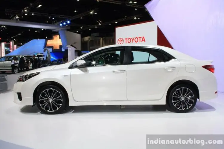 Toyota Altis 2002 Matic: Legenda Sedan yang Tak Lekang Oleh Waktu