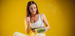 Tidak perlu langsung memasak untuk seminggu penuh. Mulai dari beberapa menu favorit yang mudah disiapkan agar rutinitas makan terasa lebih realistis. (Foto/Dok: Magnific)