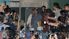Ketua Badan Legislasi DPRD DKI Jakarta, M Taufik usai menjalani pemeriksaan KPK, Senin (11/4) Taufik menjadi saksi tersangka M Sanusi saksi dalam kasus dugaan suap pembahasan Raperda terkait reklamasi Teluk Jakarta. (Liputan6.com/Helmi Afandi)
