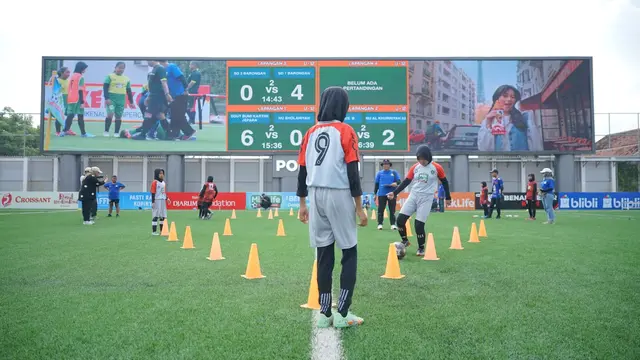 Rekor MURI sebagai 'Videotron Terpanjang di Stadion Olahraga Se-Indonesia' di Stadion Supersoccer Arena Rendeng Kudus. (Liputan6.com/Arief Pramono)