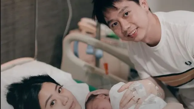 Potret Valencia Tanoe, Kevin Sanjaya, dan Avery Victoria Sukamuljo (Sumber: Instagram/valenciatanoe)
