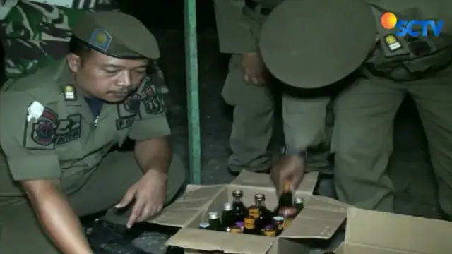 Satpol PP Razia Belasan Warung Penjual Miras di Duren Sawit