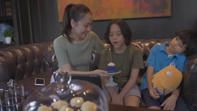 7 Potret Bunga Citra Lestari dalam Ulang Tahun Noah Ke-10