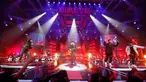 Musisi dan penyanyi, Iwan Fals saat tampil pada malam puncak HUT SCTV ke-35 di studio 8 Emtek City, Jakarta, Minggu (24/8/2025). (Kapanlagi.com/Budy Santoso)