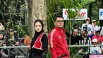Dalam sebuah video yang diunggah di akun Instagram pribadinya, Inara terlihat pertama kali menyentuhkan tangannya ke tangan pelatih, pria yang berdiri di antara dirinya dan Ricky Harun. Tak lama, Ricky juga mengulurkan tangannya, tetapi hanya menyentuh bagian lengan sang pelatih, seolah-olah menghindari kontak langsung dengan Inara. Sikap Ricky ini dinilai sebagai upaya menjaga jarak karena mereka merupakan lawan jenis. (Liputan6.com/IG/@mommy_starla)