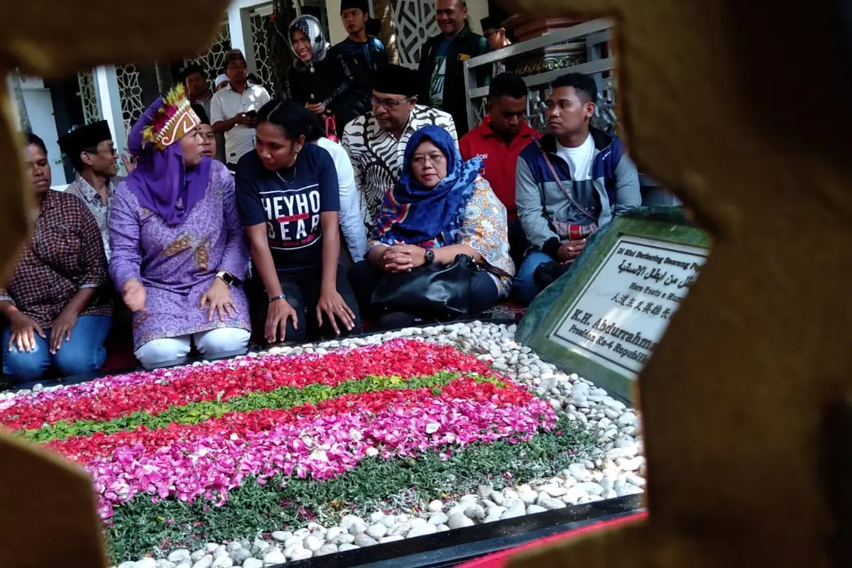 Mahasiswa Papua Berziarah ke Makam Gusdur
