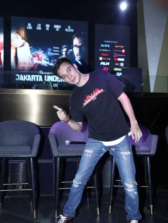 Tenang, Baim memacari pelacur itu bukan kisah nyata. Itu hanya sebuah cerita dalam film terbaru yang disutradarai oleh Fajar Nugros, berjudul Jakarta Undercover. Baim berperan sebagai Yoga. (Nurwahyunan/Bintang.com)