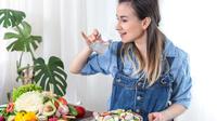 Mikronutrien terdiri dari vitamin dan mineral. Dua kelompok zat gizi penting yang membantu menjaga daya tahan tubuh, menunjang pertumbuhan, hingga mendukung fungsi otak dan sistem saraf. (foto/dok: freepik/pvproductions)