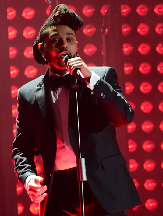 The Weeknd kabarnya resah dan tak terima dengan sikap Justin yang mengucilkan karyanya. Namun di balik itu, The Weeknd merasa Justin bukan tak menyukai musiknya tetapi cemburu lantaran Selena Gomez. (AFP/Bintang.com)