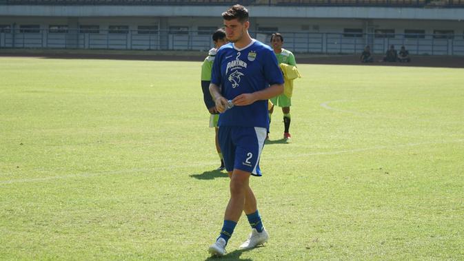 Bek anyar Persib Bandung Nick Kuipers. (Liputan6.com/Huyogo Simbolon)