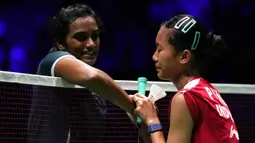 Kepastian itu didapat setelah Putri Kusuma Wardani berhasil meredam perlawanan Pusarla V Sindhu di Adidas Arena, Paris, Prancis, pada 29 Agustus 2025. (Dimitar DILKOFF/AFP)