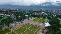 Alun-alun Lapangan Vatulemo dan Taman GOR Palu, kedua tempat ini menjadi lebih menawan setelah direnovasi pemerintah kota setempat. (Liputan6.com/Apriawan)
