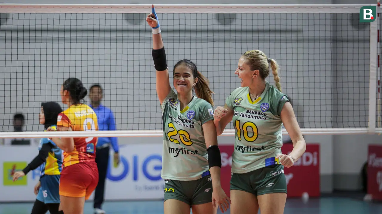 Foto: Aksi Kekasih Bagus Khafi, Shella Bernadetha saat Persembahkan Kemenangan Kedua Bandung BJB Tandamata di PLN Mobile Proliga 2022